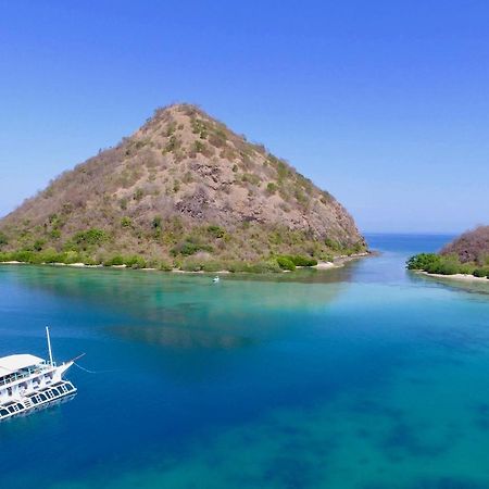 Le Pirate Boatel - Floating Hotel Labuan Bajo Exteriér fotografie