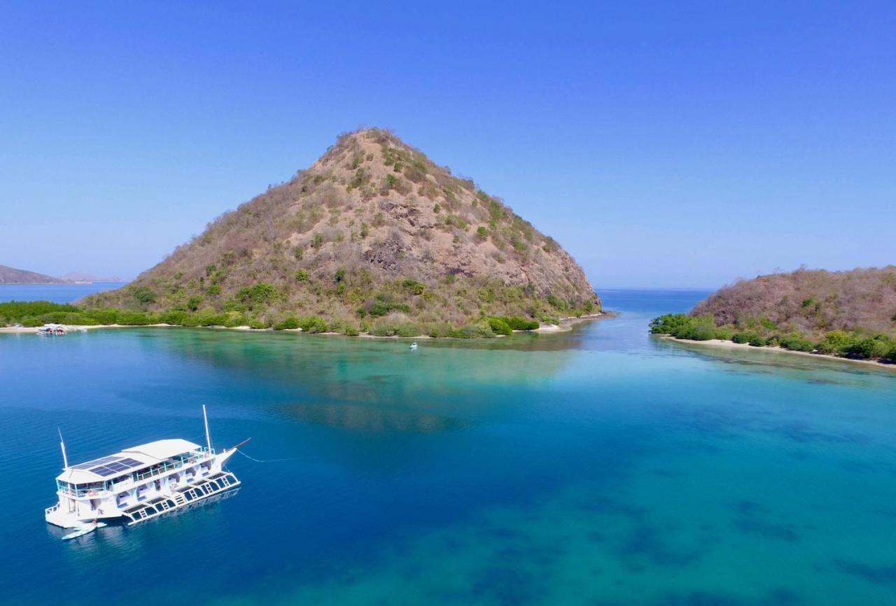 Le Pirate Boatel - Floating Hotel Labuan Bajo Exteriér fotografie